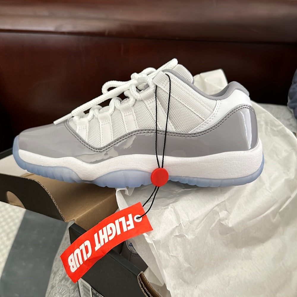 Jordan 11 cement grey kids 4.5